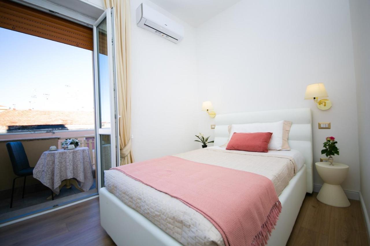 סאסארי Viale Italia Boutique Rooms מראה חיצוני תמונה